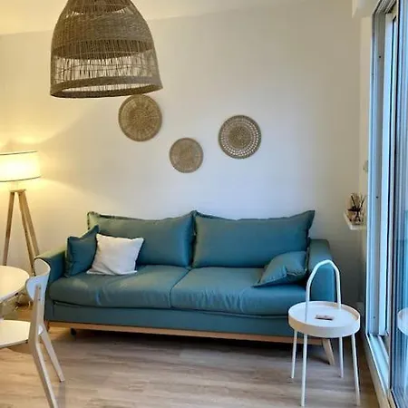 Le Grand Large 3 Pieces En Rez De Jardin, Avec Terrasse Et Acces Direct A La A Pied